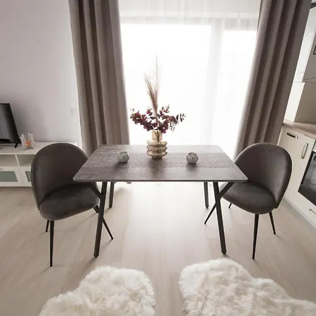 Studio Monik Năvodari